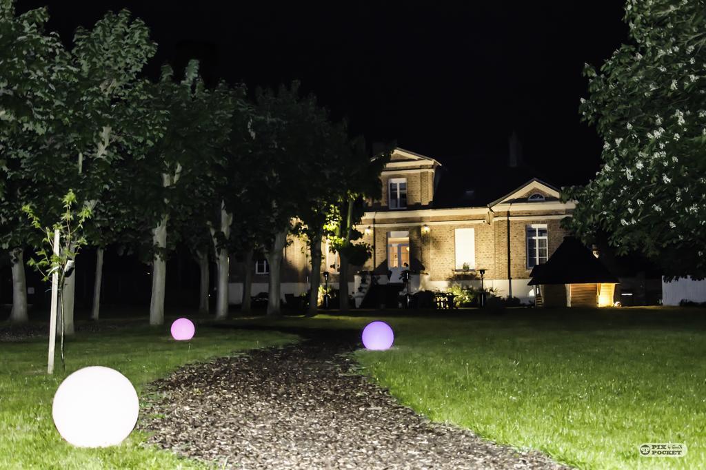 Chateau Des Lumieres Gite Et Gite Insolite Saint-Blimont エクステリア 写真